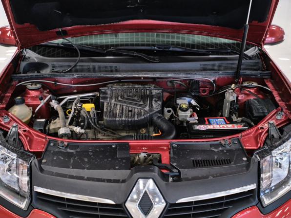 Renault Sandero II с пробегом 2015 года, цена 974 000 рублей, 68292 км, хэтчбек, Автокод Объявления