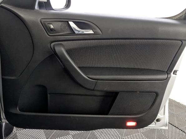 Skoda Yeti I с пробегом 2013 года, цена 1 295 000 рублей, 51124 км, внедорожник, Автокод Объявления