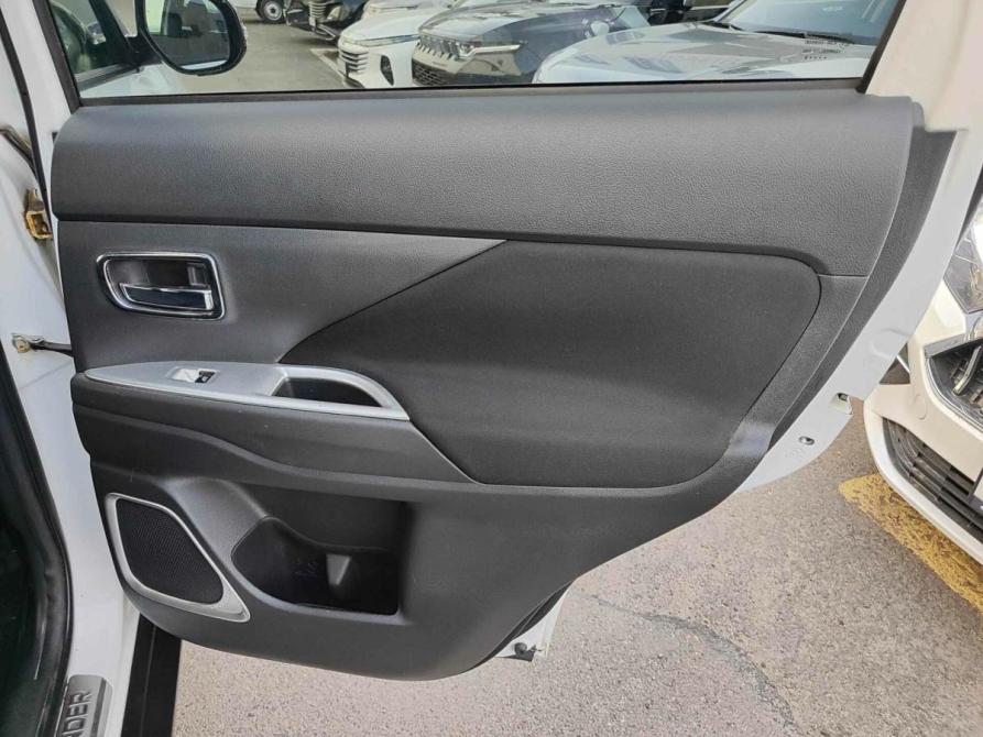 Mitsubishi Outlander III Рестайлинг 3 Санкт-Петербург  - изображение 16