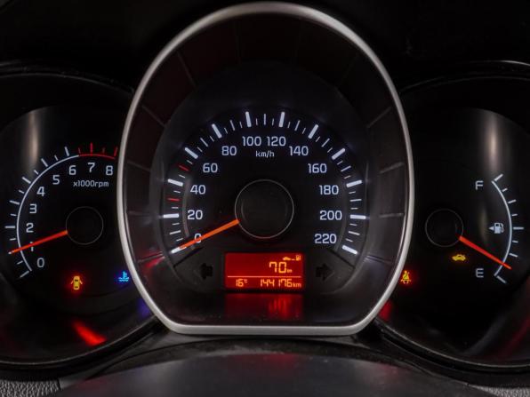 Kia Rio III Рестайлинг с пробегом 2015 года, цена 979 000 рублей, 144176 км, седан, Автокод Объявления