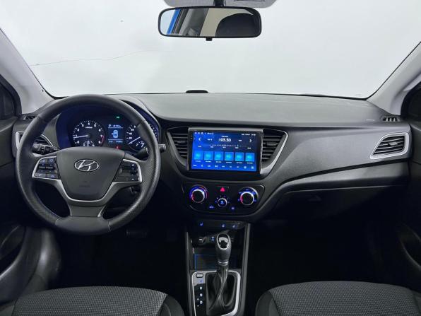 Hyundai Solaris II с пробегом 2017 года, цена 1 320 000 рублей, 91200 км, седан, Автокод Объявления