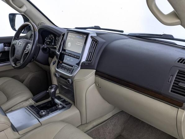 Toyota Land Cruiser 200 Series Рестайлинг 2 с пробегом 2016 года, цена 4 490 000 рублей, 251540 км, внедорожник, Автокод Объявления