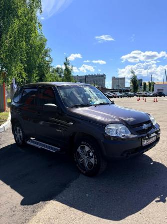 Chevrolet Niva I Рестайлинг с пробегом 2017 года, цена 750 000 рублей, 63000 км, внедорожник, Автокод Объявления