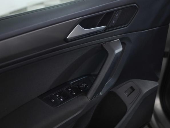 Volkswagen Tiguan II с пробегом 2020 года, цена 3 499 000 рублей, 46836 км, внедорожник, Автокод Объявления