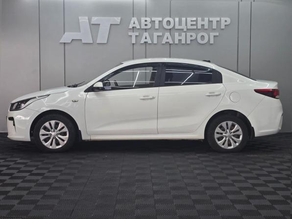 Kia Rio IV с пробегом 2018 года, цена 1 099 000 рублей, 211000 км, седан, Автокод Объявления