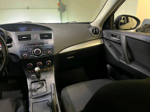 Mazda 3 II (BL) Рестайлинг с пробегом 2011 года, цена 755 000 рублей, 265022 км, седан, Автокод Объявления