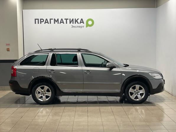 Skoda Octavia II (A5) Рестайлинг с пробегом 2012 года, цена 699 000 рублей, 290000 км, универсал, Автокод Объявления