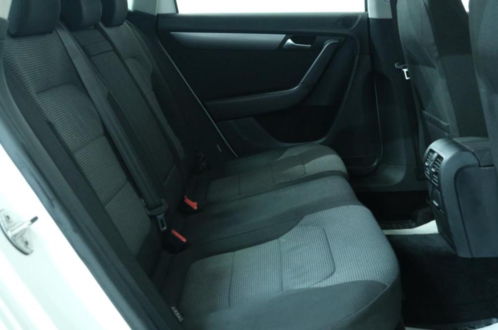 Volkswagen Passat B7 Омск  - изображение 21