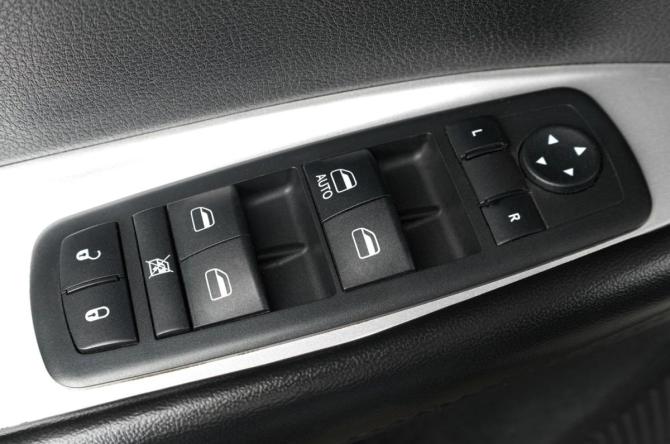 Dodge Journey I Рестайлинг с пробегом 2017 года, цена 1 369 000 рублей, 283000 км, внедорожник, Автокод Объявления
