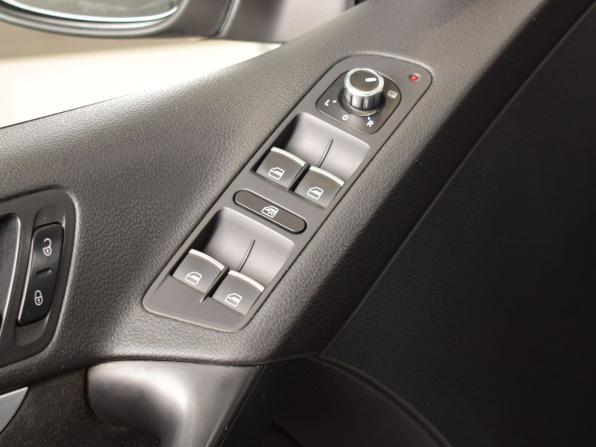 Volkswagen Tiguan I Рестайлинг с пробегом 2015 года, цена 1 565 995 рублей, 183322 км, внедорожник, Автокод Объявления