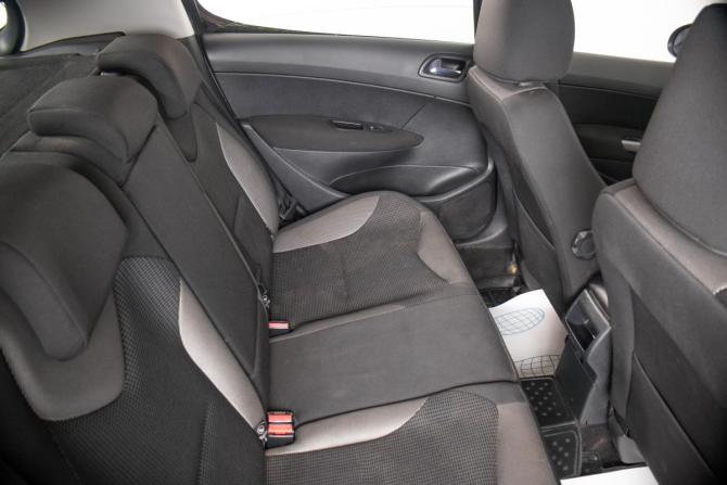 Peugeot 308 I Рестайлинг с пробегом 2012 года, цена 649 000 рублей, 228000 км, хэтчбек, Автокод Объявления