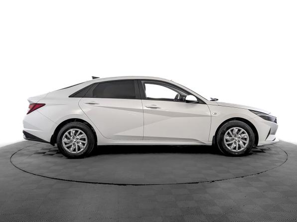 Hyundai Elantra VII (CN7) с пробегом 2022 года, цена 1 990 000 рублей, 61860 км, седан, Автокод Объявления