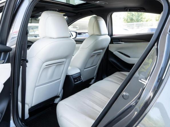 Mazda 6 III (GJ) Рестайлинг 2 с пробегом 2019 года, цена 2 198 000 рублей, 203716 км, седан, Автокод Объявления