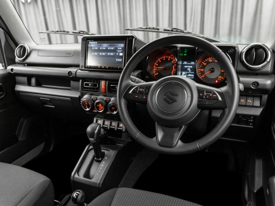 Suzuki Jimny IV Москва  - изображение 7