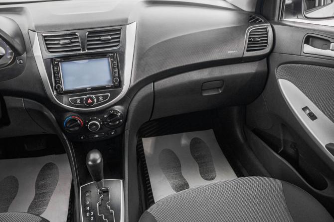 Hyundai Solaris I с пробегом 2013 года, цена 819 000 рублей, 224000 км, седан, Автокод Объявления