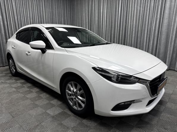 Mazda Axela III Рестайлинг с пробегом 2017 года, цена 1 570 000 рублей, 95146 км, седан, Автокод Объявления