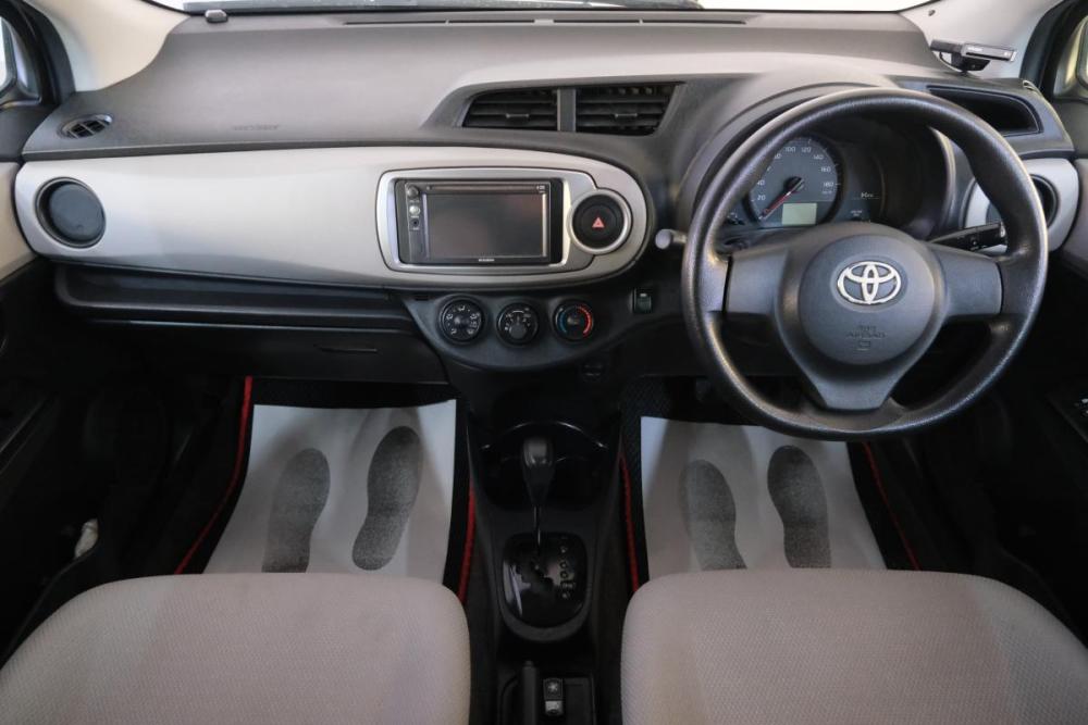Toyota Vitz III (XP130) Омск  - изображение 13