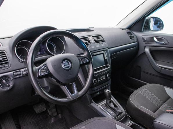 Skoda Yeti I Рестайлинг с пробегом 2017 года, цена 1 445 000 рублей, 136556 км, внедорожник, Автокод Объявления