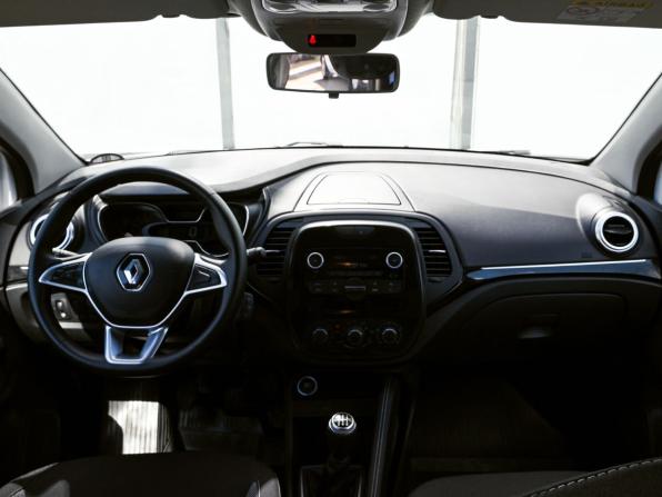Renault Kaptur I Рестайлинг с пробегом 2021 года, цена 1 890 000 рублей, 20000 км, внедорожник, Автокод Объявления
