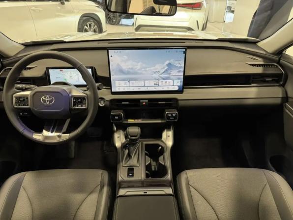 Toyota RAV4 VI (XA60) с пробегом 2025 года, цена 4 270 000 рублей, 50 км, внедорожник, Автокод Объявления