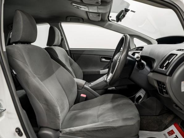 Toyota Prius III (XW30) с пробегом 2010 года, цена 1 000 000 рублей, 214103 км, лифтбек, Автокод Объявления