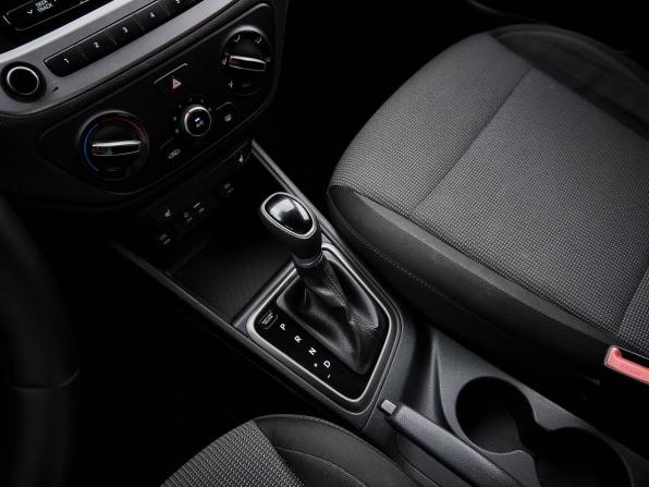 Hyundai Solaris II с пробегом 2018 года, цена 1 198 000 рублей, 146548 км, седан, Автокод Объявления