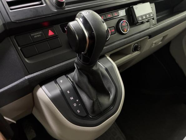 Volkswagen Caravelle T6 с пробегом 2017 года, цена 2 850 000 рублей, 201000 км, минивэн, Автокод Объявления