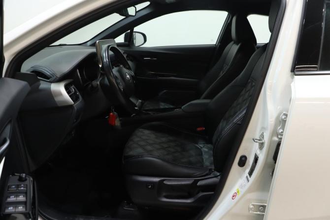 Toyota C-HR I с пробегом 2018 года, цена 2 275 000 рублей, 80532 км, внедорожник, Автокод Объявления