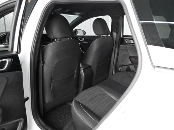 Kia Ceed III Рестайлинг с пробегом 2021 года, цена 2 119 000 рублей, 54270 км, универсал, Автокод Объявления