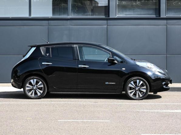 Nissan Leaf I (ZE0/AZE0) с пробегом 2017 года, цена 1 378 000 рублей, 98649 км, хэтчбек, Автокод Объявления