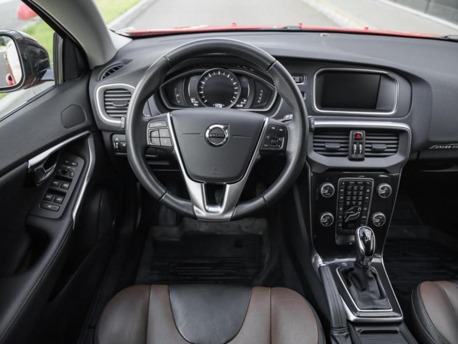 Volvo V40 Cross Country I Рестайлинг Санкт-Петербург  - изображение 12