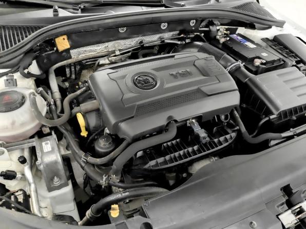 Skoda Octavia III (A7) Рестайлинг с пробегом 2018 года, цена 1 775 000 рублей, 108699 км, лифтбек, Автокод Объявления