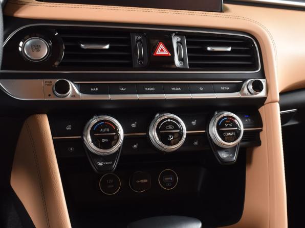 Genesis G70 I Рестайлинг с пробегом 2020 года, цена 3 484 995 рублей, 35727 км, седан, Автокод Объявления