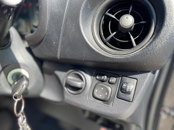 Toyota Vitz III (XP130) Рестайлинг с пробегом 2017 года, цена 880 000 рублей, 174001 км, хэтчбек, Автокод Объявления
