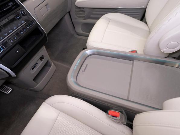 Hyundai Staria I Рестайлинг с пробегом 2026 года, цена 7 600 000 рублей, 70 км, минивэн, Автокод Объявления