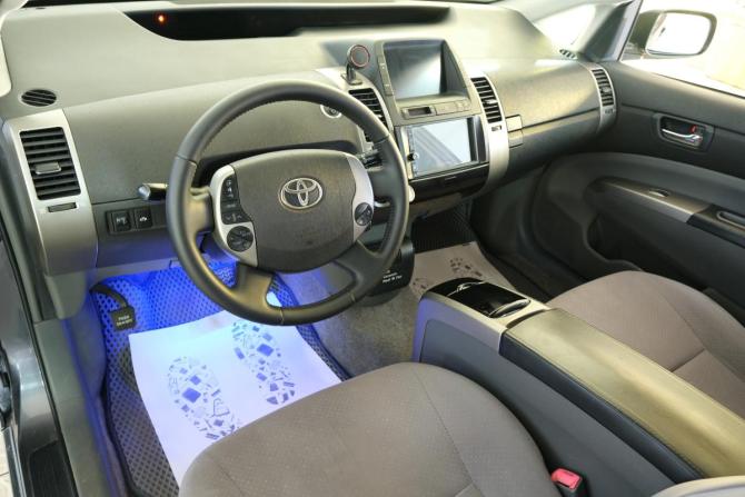 Toyota Prius II Рестайлинг (XW20) с пробегом 2008 года, цена 839 000 рублей, 235000 км, лифтбек, Автокод Объявления