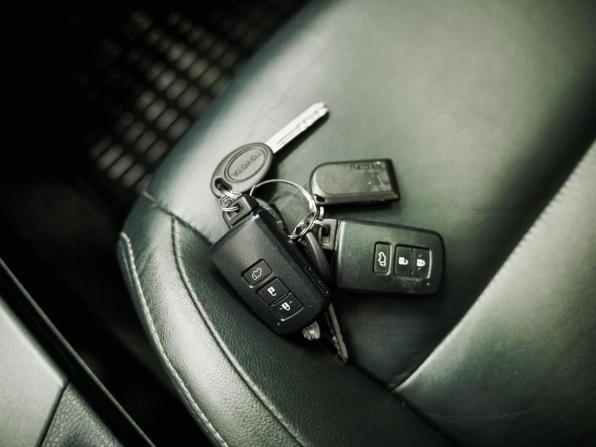 Toyota RAV4 IV (XA40) Рестайлинг с пробегом 2016 года, цена 2 300 000 рублей, 98178 км, внедорожник, Автокод Объявления