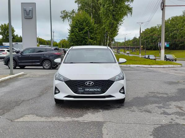 Hyundai Solaris II Рестайлинг с пробегом 2021 года, цена 1 635 000 рублей, 65456 км, седан, Автокод Объявления