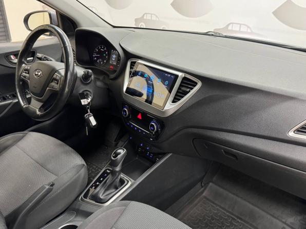 Hyundai Solaris II с пробегом 2018 года, цена 1 459 000 рублей, 64613 км, седан, Автокод Объявления