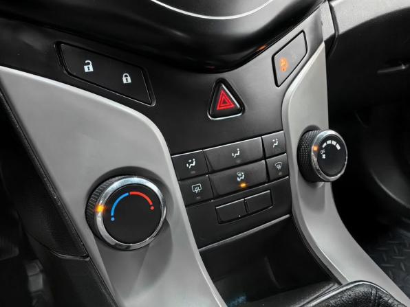 Chevrolet Cruze I с пробегом 2012 года, цена 670 000 рублей, 255347 км, хэтчбек, Автокод Объявления