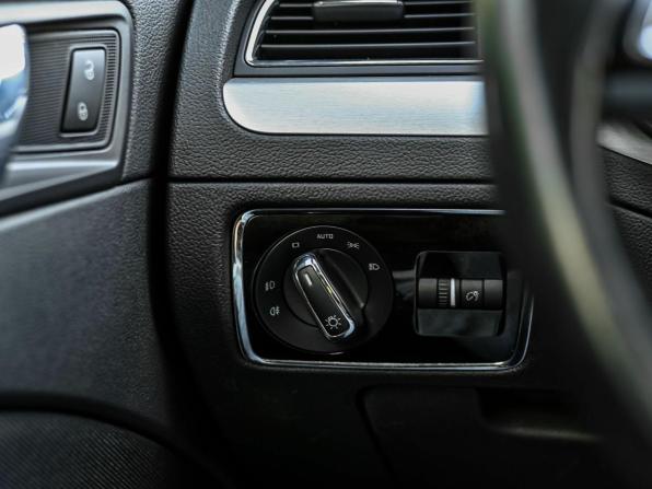 Skoda Superb II Рестайлинг с пробегом 2014 года, цена 1 000 000 рублей, 221774 км, лифтбек, Автокод Объявления