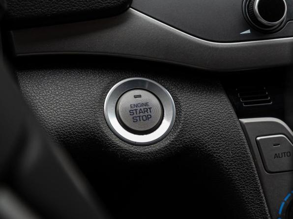 Hyundai Elantra VI (AD) с пробегом 2017 года, цена 1 625 000 рублей, 117099 км, седан, Автокод Объявления