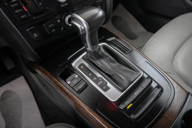 Audi A4 IV (B8) Рестайлинг с пробегом 2012 года, цена 1 559 000 рублей, 181000 км, седан, Автокод Объявления