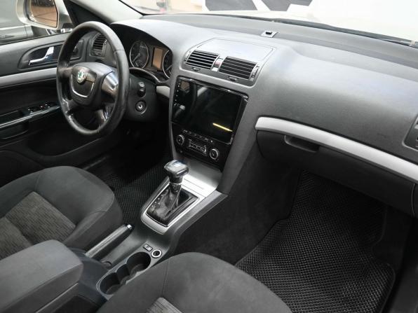 Skoda Octavia II (A5) Рестайлинг с пробегом 2012 года, цена 669 900 рублей, 359000 км, лифтбек, Автокод Объявления