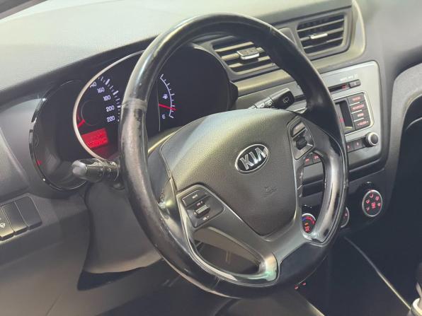 Kia Rio III Рестайлинг с пробегом 2017 года, цена 999 000 рублей, 108707 км, хэтчбек, Автокод Объявления