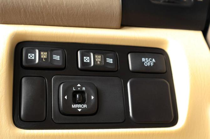 Toyota Land Cruiser 100 Series Рестайлинг 1 с пробегом 2004 года, цена 1 629 000 рублей, 400000 км, внедорожник, Автокод Объявления