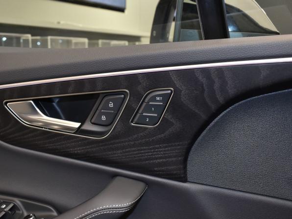 Audi Q7 II (4M) Рестайлинг 2 с пробегом 2024 года, цена 10 999 000 рублей, 23 км, внедорожник, Автокод Объявления