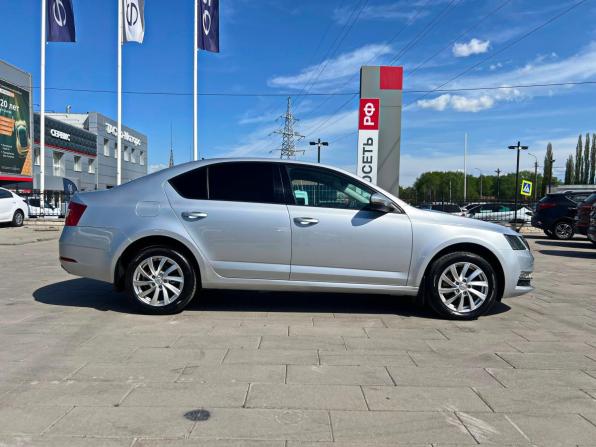 Skoda Octavia III (A7) Рестайлинг с пробегом 2018 года, цена 1 861 500 рублей, 88423 км, лифтбек, Автокод Объявления