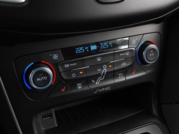 Ford Focus III Рестайлинг с пробегом 2015 года, цена 1 097 000 рублей, 103186 км, хэтчбек, Автокод Объявления