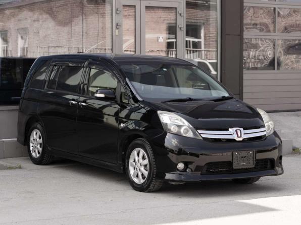 Toyota ISis I Рестайлинг с пробегом 2012 года, цена 1 350 000 рублей, 134000 км, компактвэн, Автокод Объявления